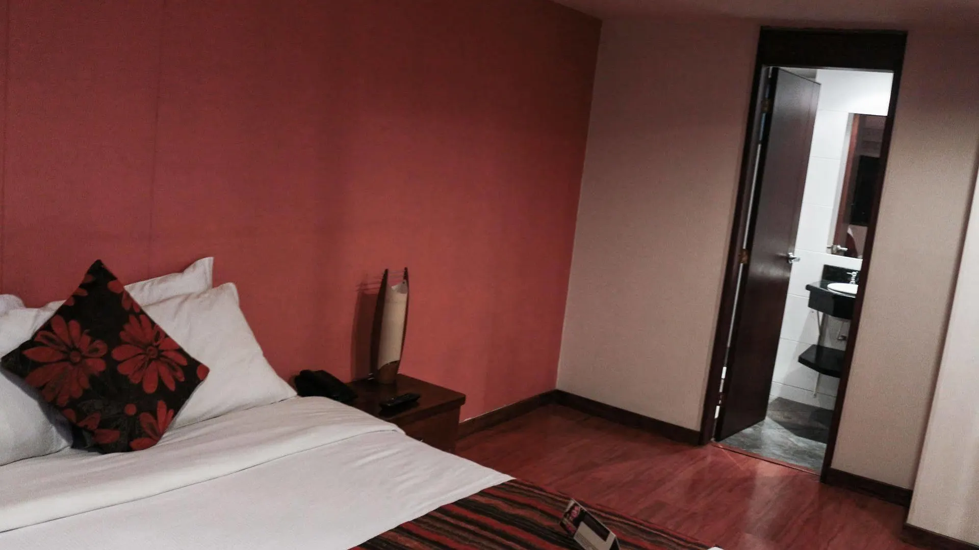 Confort 80 Zona Rosa By Hoteles Confort80 Богота